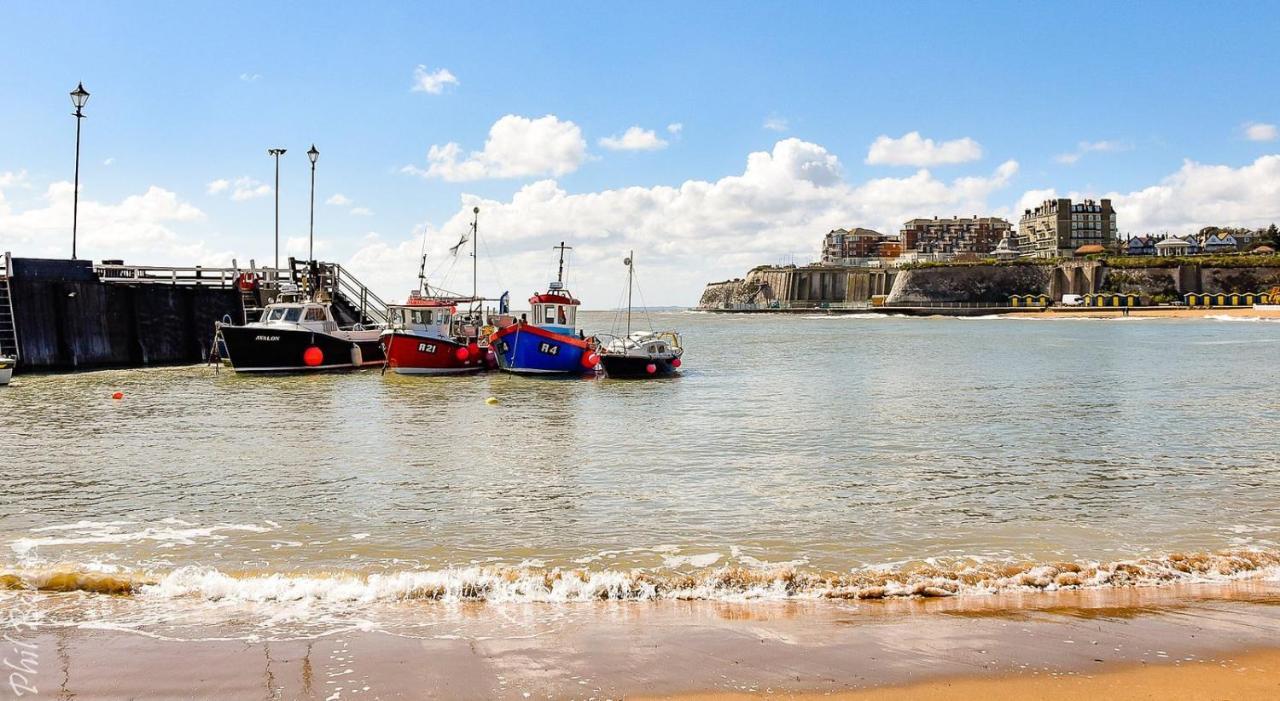 Picturesque Seaside Cottage Next To Viking Bay - ברודסטיירס מראה חיצוני תמונה
